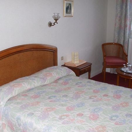 مينتون Hotel Aiglon الغرفة الصورة