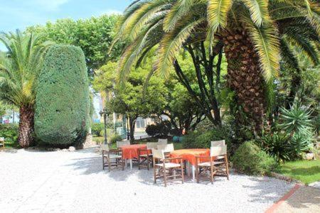 مينتون Hotel Aiglon المظهر الخارجي الصورة